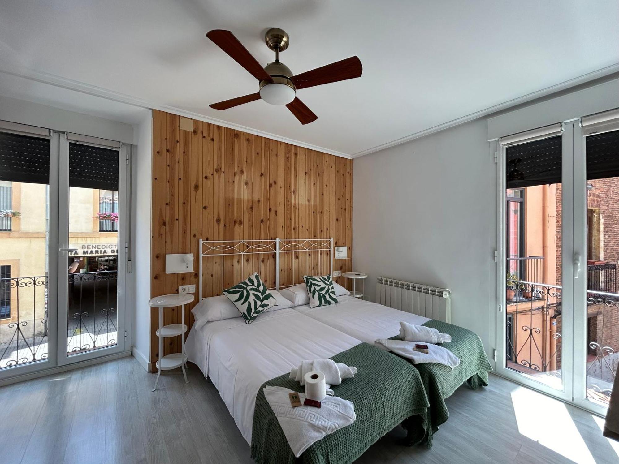Pension Plaza Del Grano Leon Ngoại thất bức ảnh